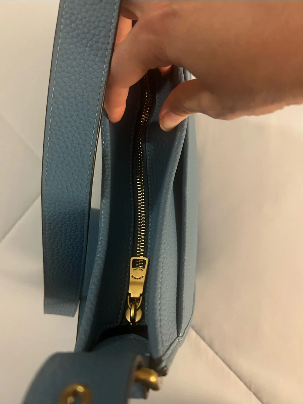 EUC Coach 1941 Emery pebbled leather crossbody messenger bag in pacific blue